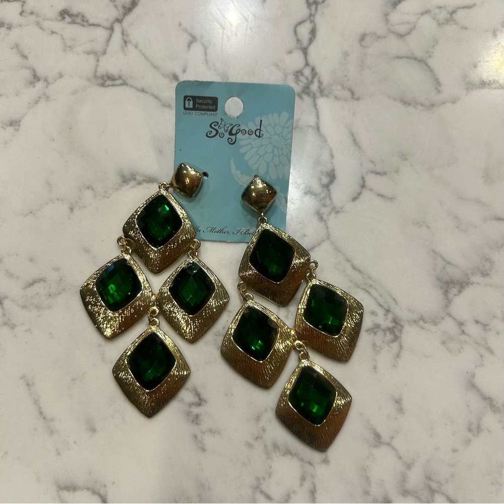 NWT So Good Gold Toned Green Large Rhinestone Gem Costume Jewelry Earrings